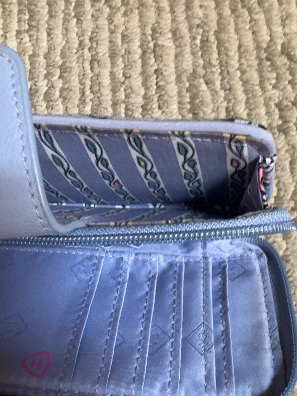 Vera Bradley Light Blue Floral Quilted Phone Wristlet Wallet - Picture 3 of 4